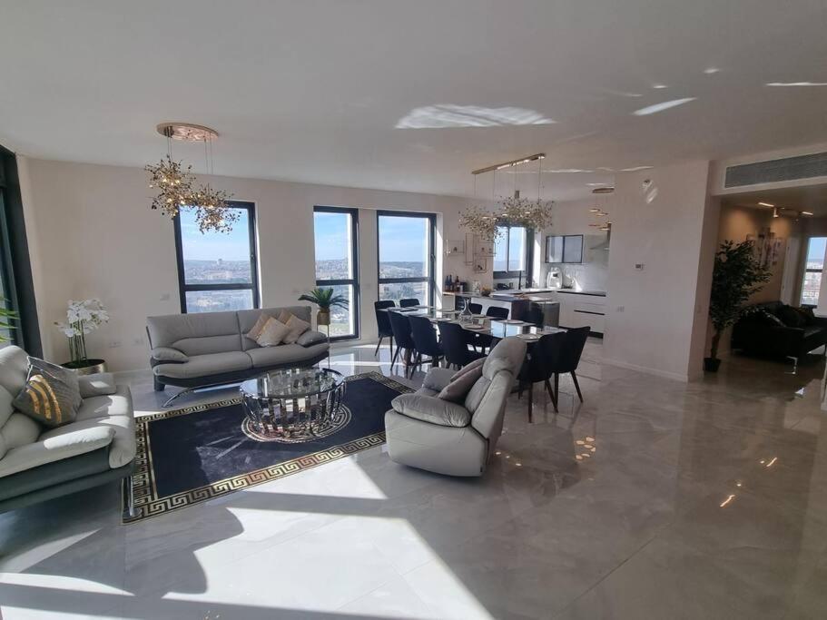 Jtower Royal Suites - The Penthouse - Alefimmoed Yerusalem Bagian luar foto